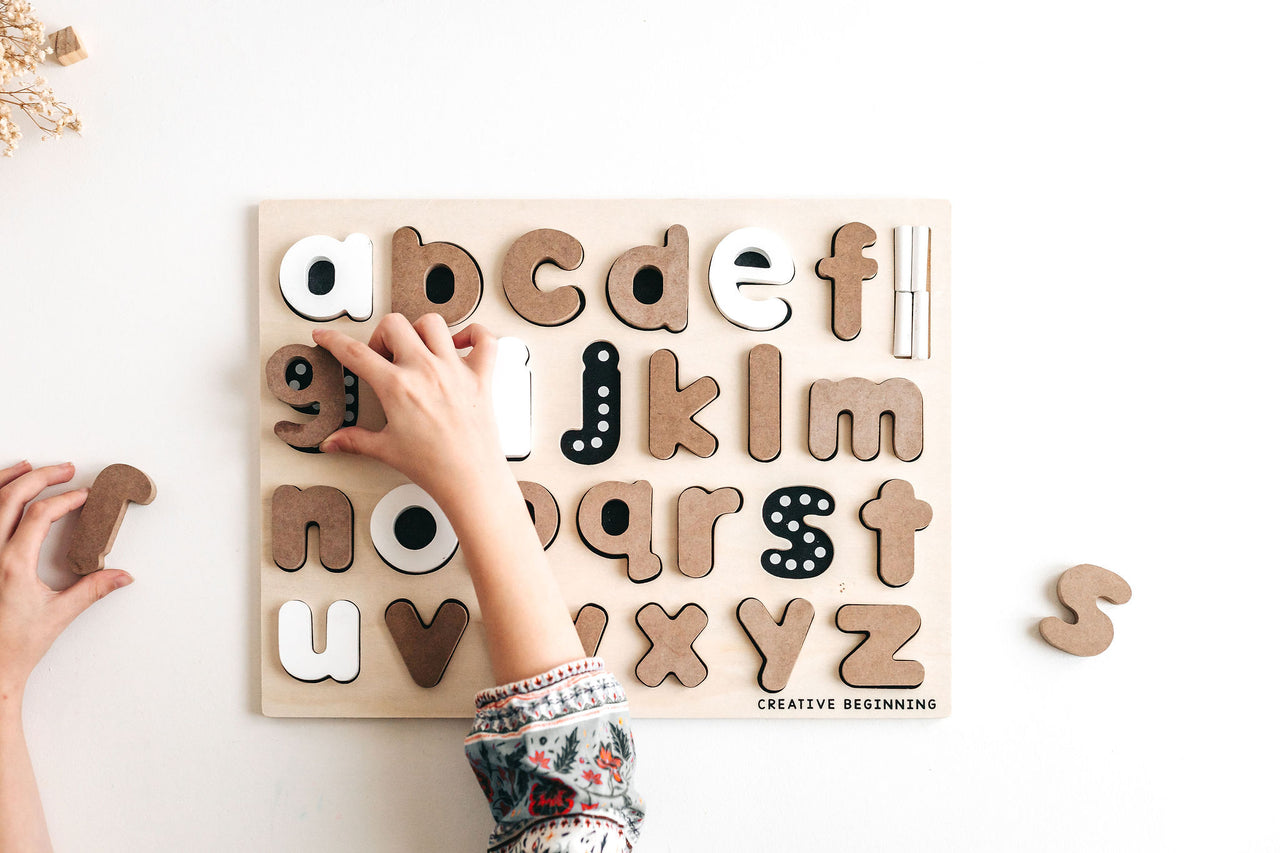 LOWERCASE ALPHABET - CHALKBOARD BASE - LOWERCASE ALPHABET - CHALKBOARD BASE WITH TRACERS